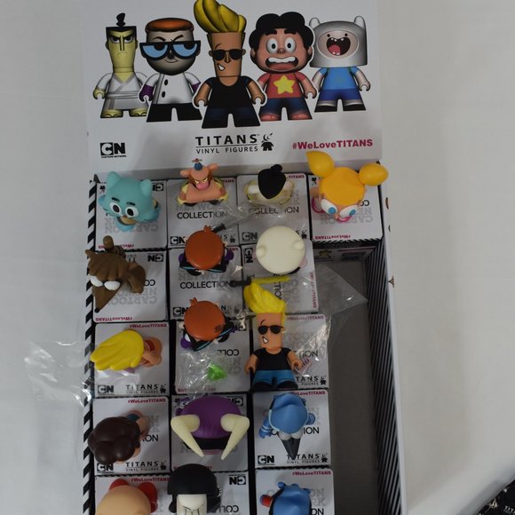 Titans The Cartoon Network 3" Vinyl Figures Complete Set of 16 In Display Box - Picture 9 of 16